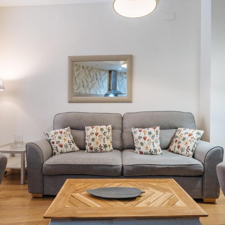Sierpes 54, by Homing U - Apartment with Balcony - 12