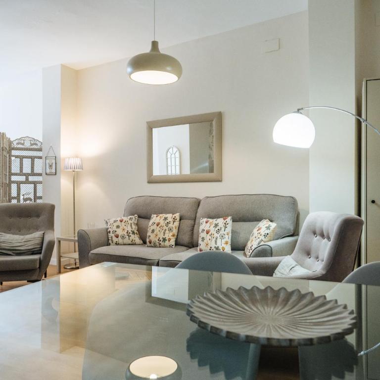 Sierpes 54, by Homing U - Apartment with Balcony - 31