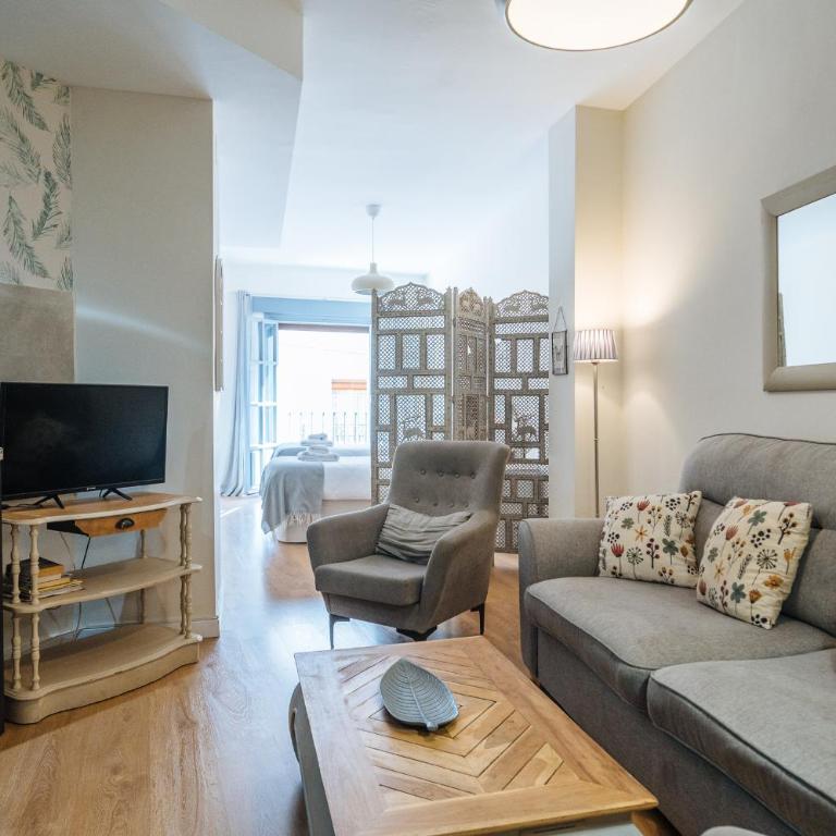 Sierpes 54, by Homing U - Apartment with Balcony - 34
