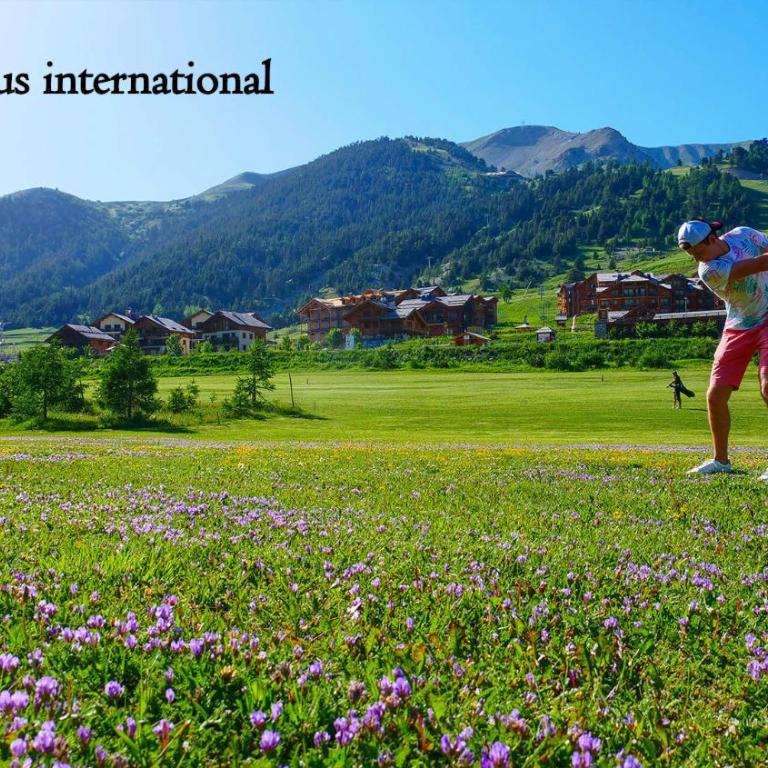 Prestigious Chalet for 18 Guests, Pool & Jacuzzi, close to slopes and resort center - Chalet - 33