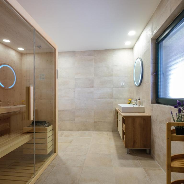 Monte Bella - Three-Bedroom Villa - 16