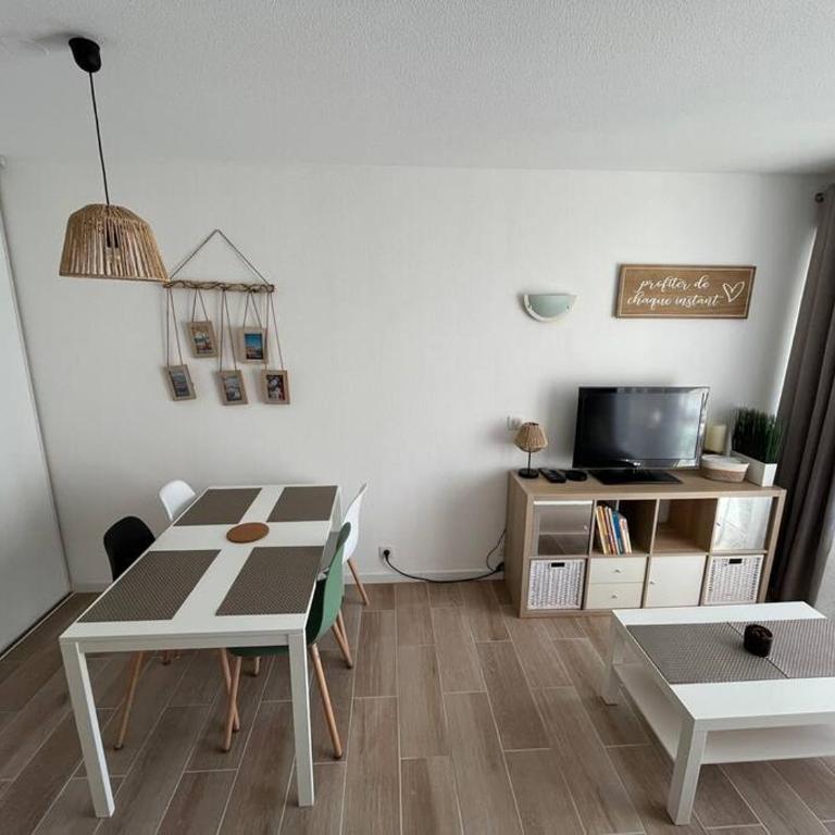 F2 climatisé, piscine, parking, tout à pied - Apartment mit 1 Schlafzimmer - 31
