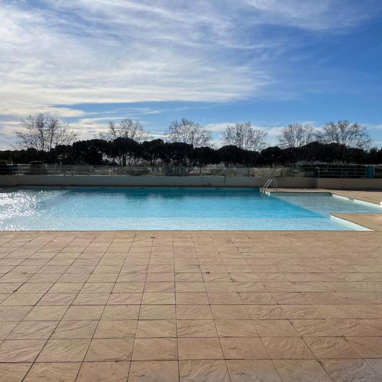 F2 climatisé, piscine, parking, tout à pied - Apartment mit 1 Schlafzimmer - 41