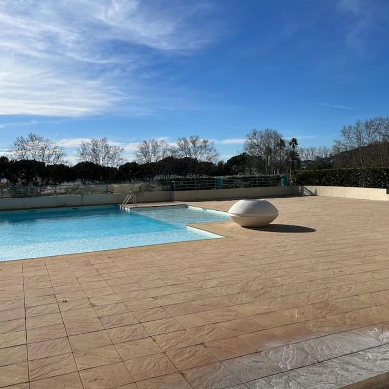 F2 climatisé, piscine, parking, tout à pied - Apartment mit 1 Schlafzimmer - 47