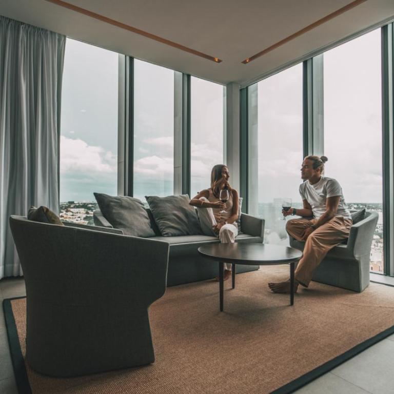 Crowne Plaza Merida by IHG - One-Bedroom Corner King Suite - 5