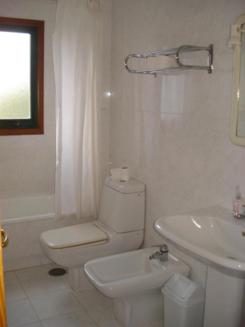 Hostal Pumar - Habitación Doble con baño compartido - 9