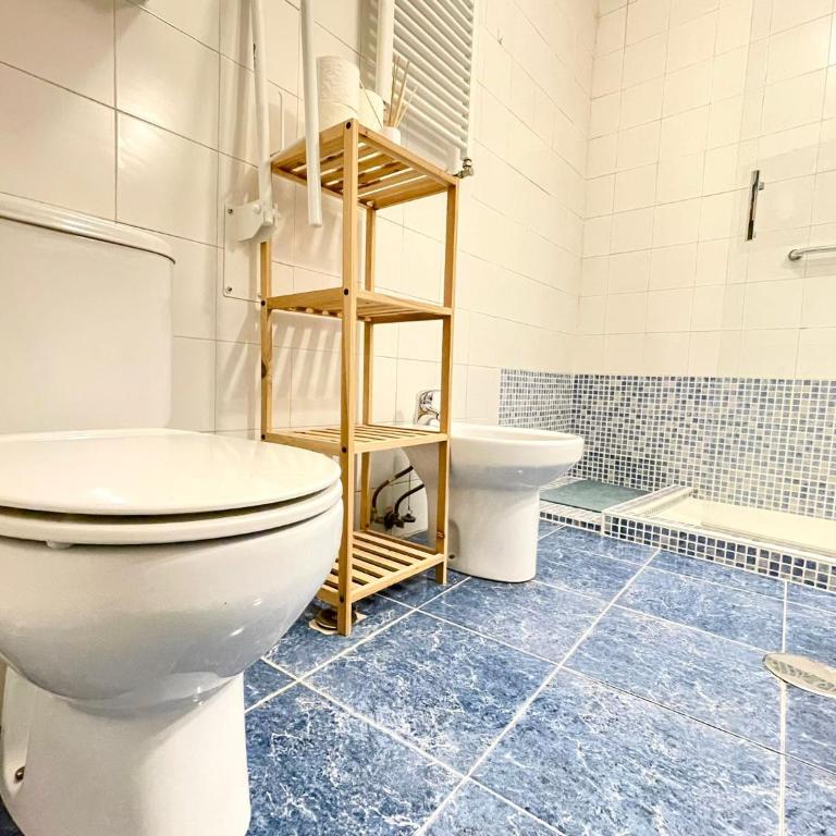 Centric Rooms Madera Gran Via - Triple Room with Shared Bathroom - 7