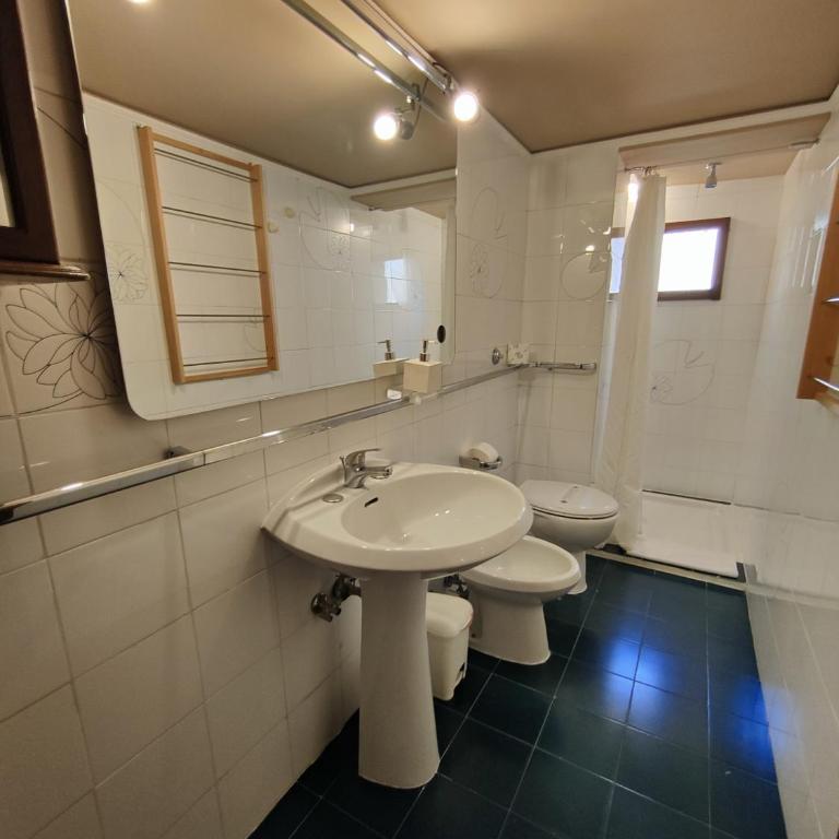 Large Family Flat - Tram to Center - Appartamento con 2 Camere da Letto - 36