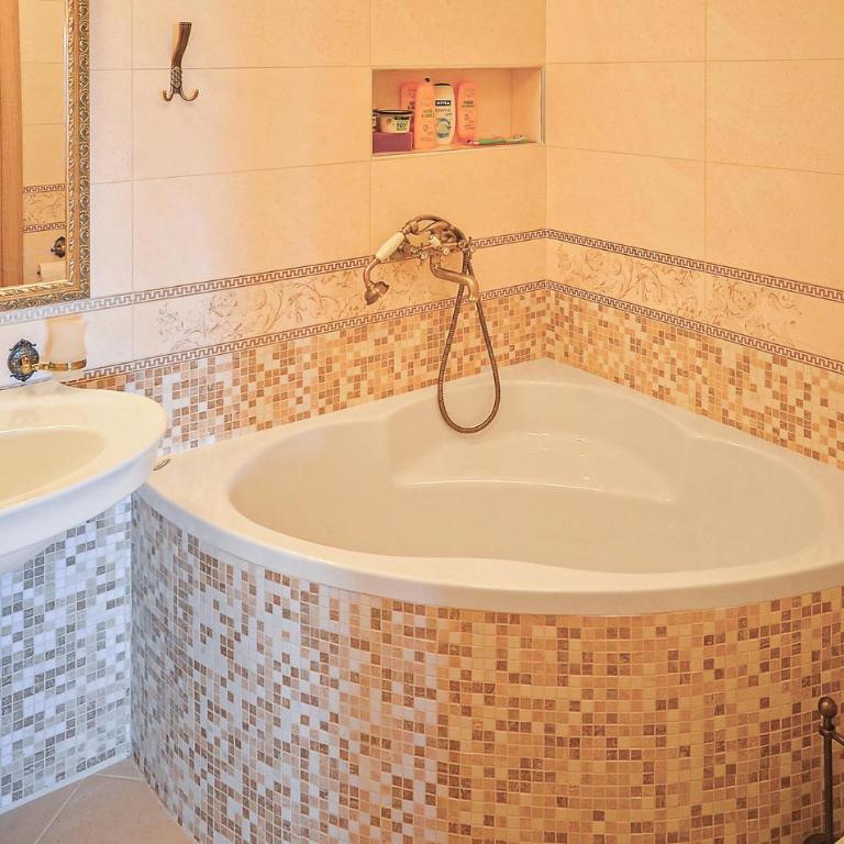 Awesome Home In Herceg Novi With Wifi - Six-Bedroom Holiday Home - 25