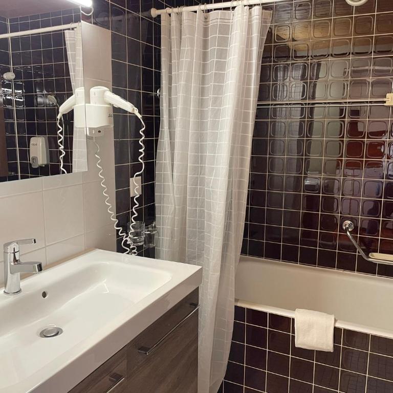The Vintage at Crans-Montana - Appartement avec Balcon - 14