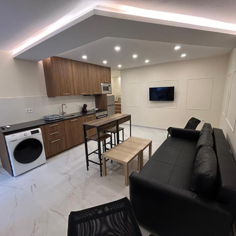 Queen Residence - Two-Bedroom Apartment - 1