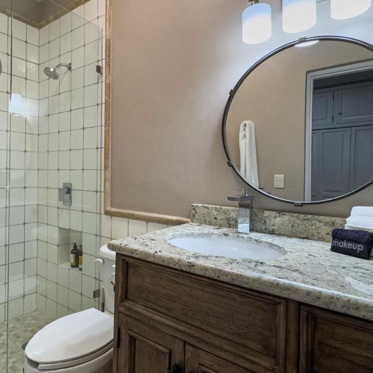 Casa Mimosa, 3BR Retreat with Rooftop & City Views - Casa de 3 dormitorios - 20