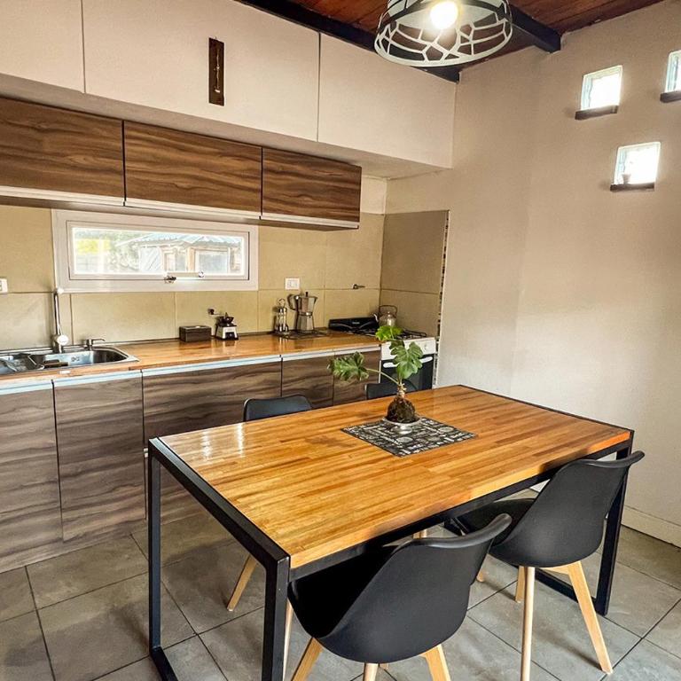 RentUp - Casa en Bariloche con chimenea y jardin en Mirador del Chalhuaco - Vacation Home - 23