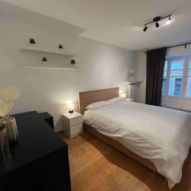 Spacious 2BR 2BA Porta Venezia Walk to Centrale FS - Two-Bedroom House - 1
