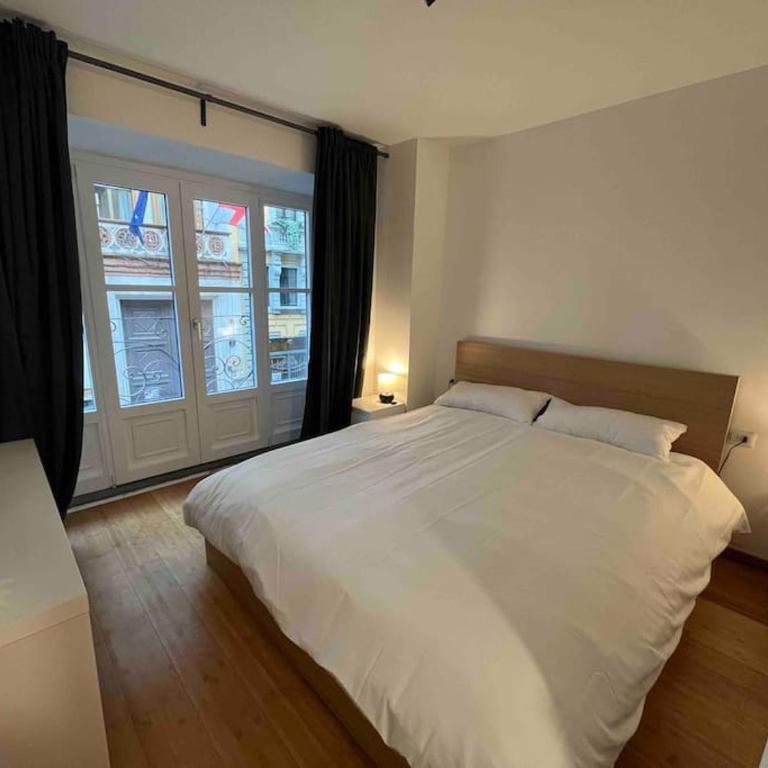 Spacious 2BR 2BA Porta Venezia Walk to Centrale FS - Two-Bedroom House - 11
