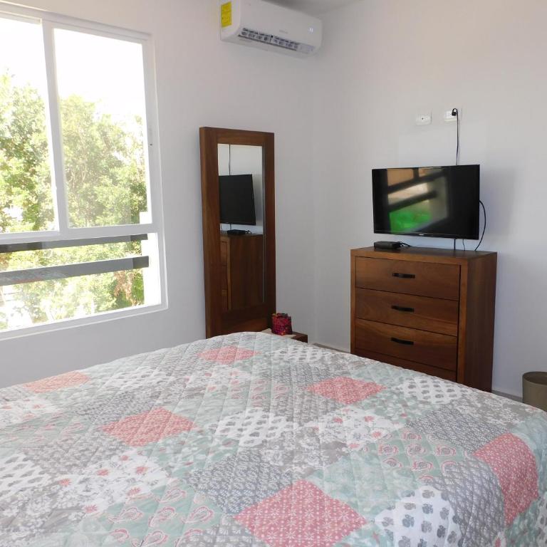 Gigi's Caribbean Paradise Aparment - Two-Bedroom Apartment - 18