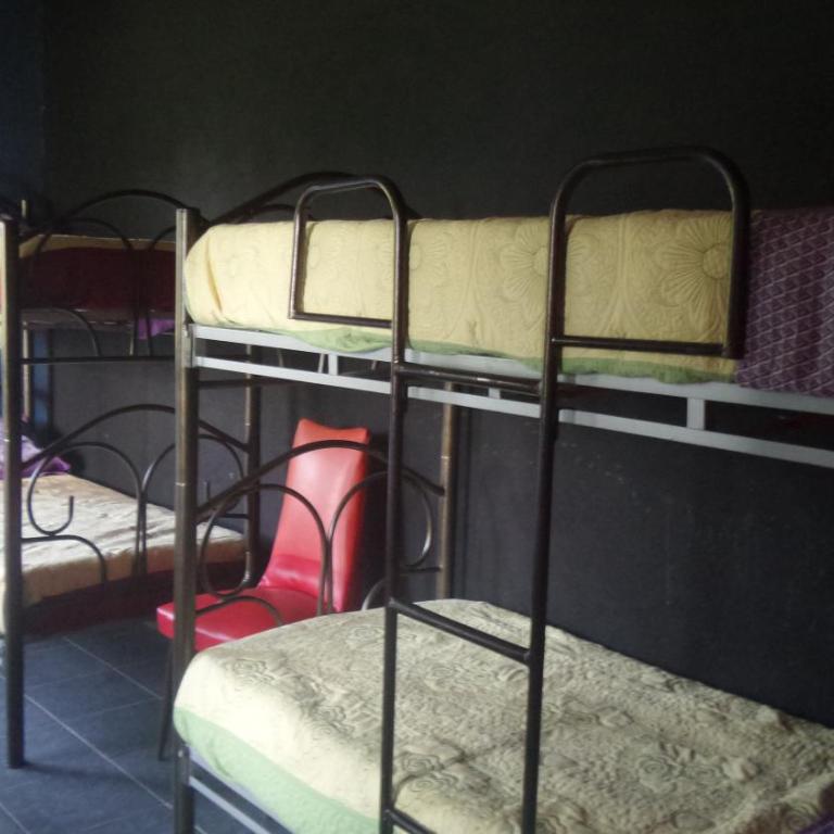 Blue Pine Farm Lodge Cabanas - Three-Bedroom House - 16