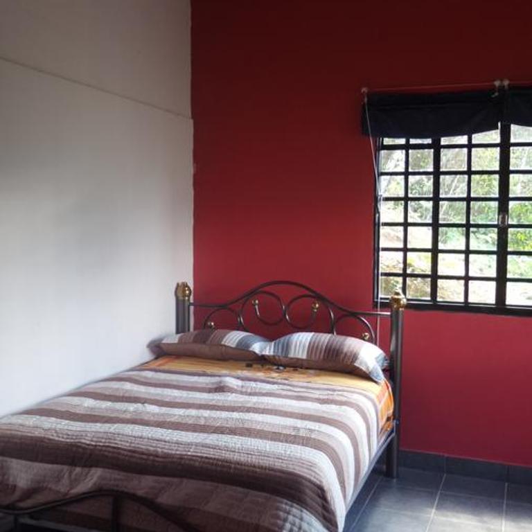 Blue Pine Farm Lodge Cabanas - Three-Bedroom House - 12