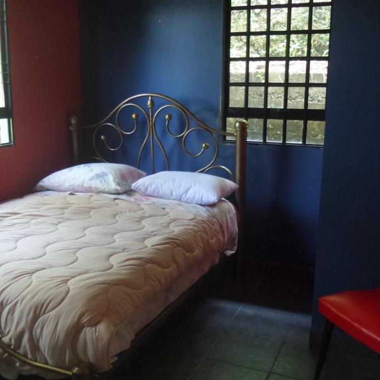 Blue Pine Farm Lodge Cabanas - Three-Bedroom House - 11