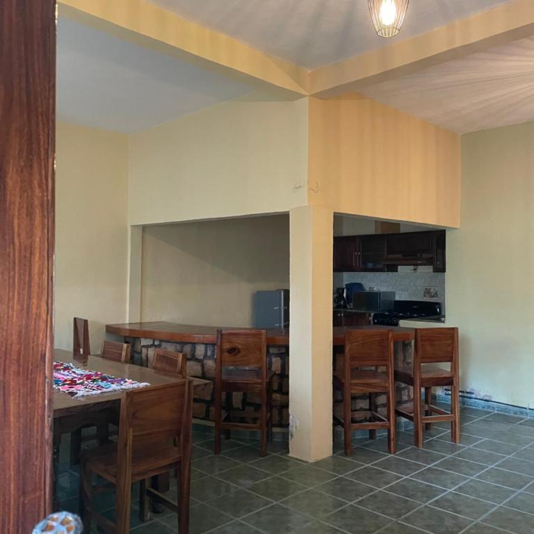 Casa Bety - Three-Bedroom House - 4