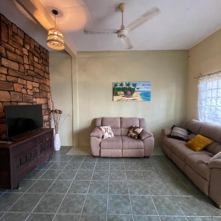 Casa Bety - Three-Bedroom House - 7