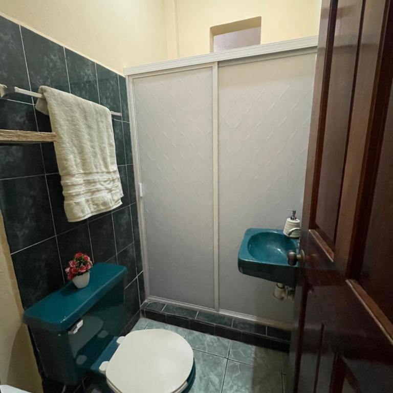 Casa Bety - Three-Bedroom House - 8