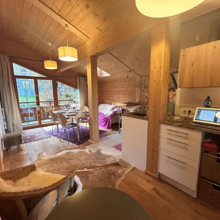 Charmant 4 pièces avec balcons, proche Méribel - FR-1-180-640 - Appartement - 3