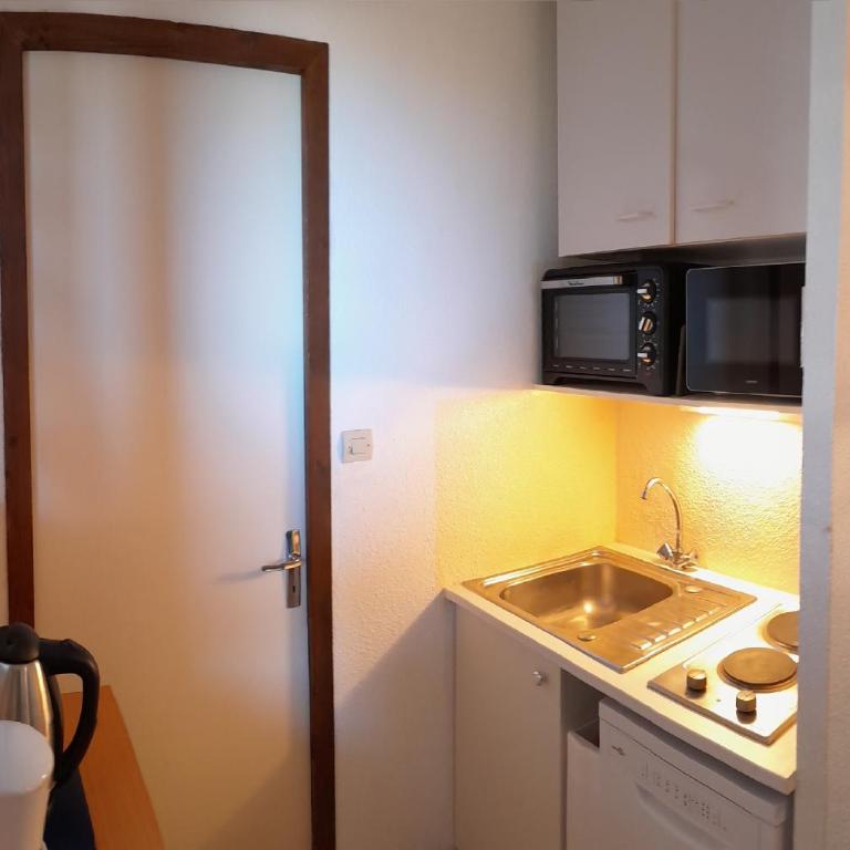 Appartement Saint Pierre la Mer 6 personnes, vue sur la mer, piscine, parking, tennis M330 - Two-Bedroom Apartment - 2
