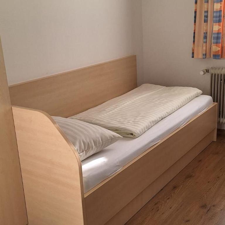 Jugend- und Familiengästehaus Heiligenblut - Einzelzimmer mit Gemeinschaftsdusche und -WC - 11