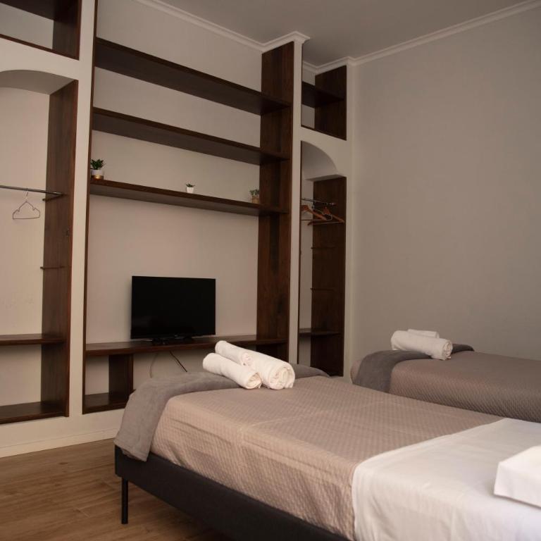PiazzaBolognaStay - Quadruple Room with Private Bathroom - 13