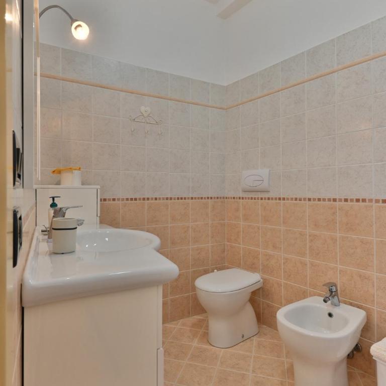 Rustico Kristi by Theater Home - Appartamento con Vista Lago - 9
