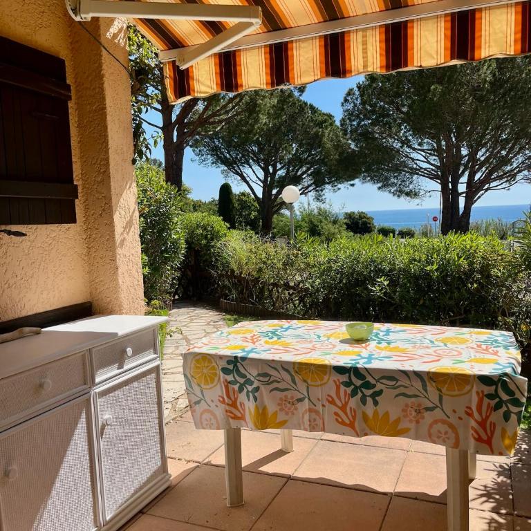 Les Issambres, appt accès direct plage sable, idéal 4 pers, vue mer, Clim - Appartement - Vue sur Mer - 16