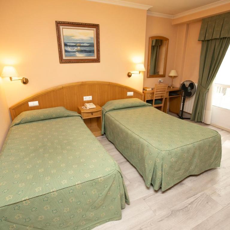 Hotel PAYRO - Twin Room with Balcony - 1