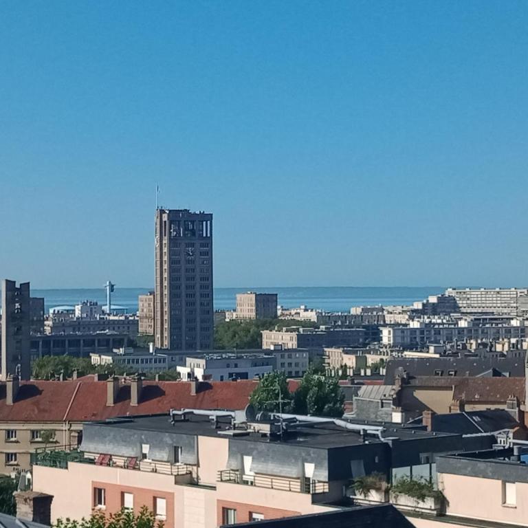Central et calme, vue ville et mer, parking privé, ascenseur - Apartment mit 1 Schlafzimmer - 3