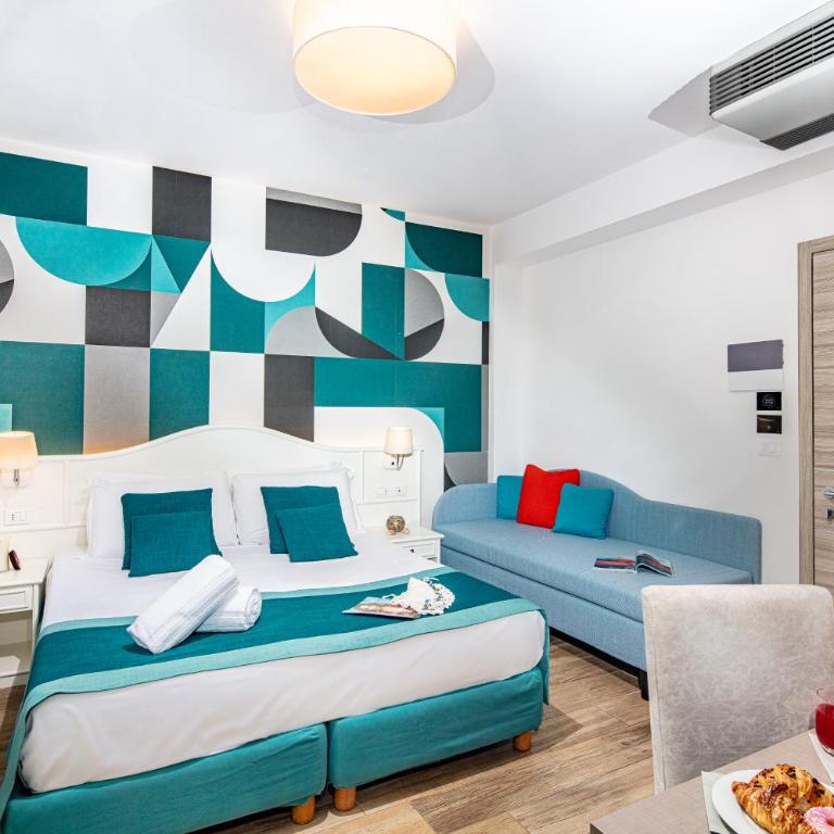 Hotel Capitol - Superior double Room with Sofa Bed with partial Sea View - 4