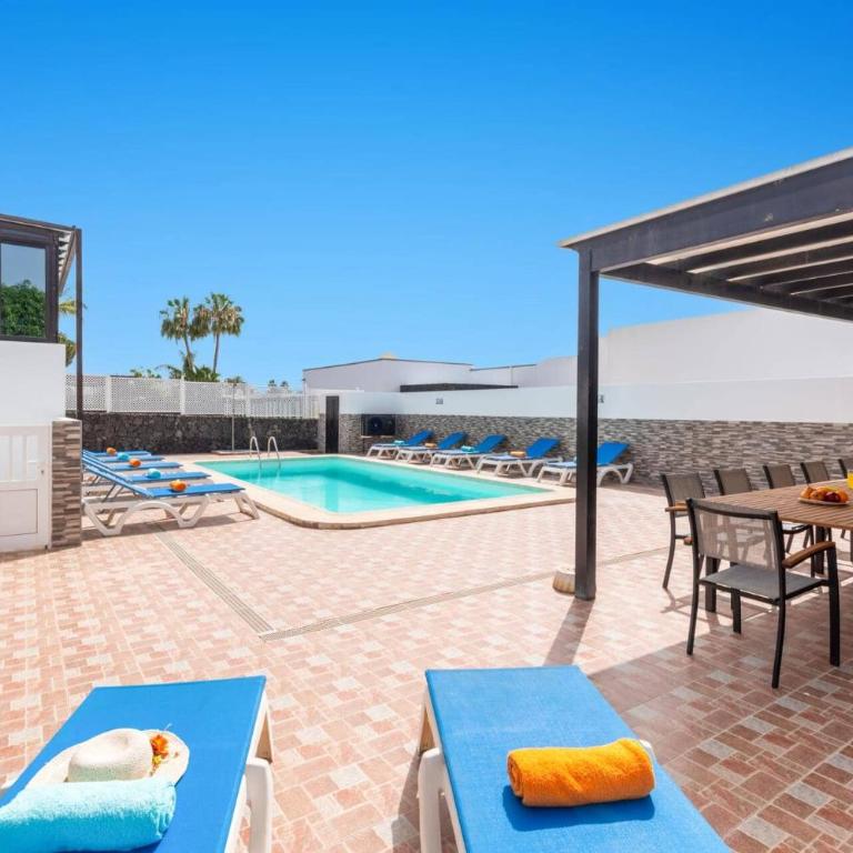 Villa Alvaro Dos by Villa Plus - Villa - 10
