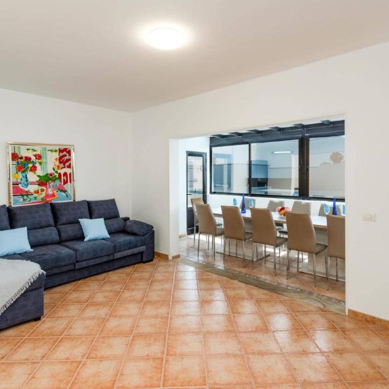 Villa Alvaro Dos by Villa Plus - Villa - 4