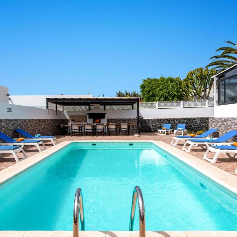 Villa Alvaro Dos by Villa Plus - Villa - 16