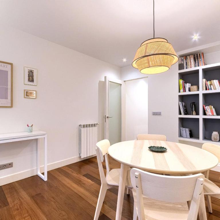 VT Céntrico con Encanto Cerca de San Mamés - Two-Bedroom Apartment - 2