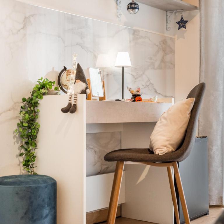 Alby Express Rooms - Camera Matrimoniale con Balcone - 14
