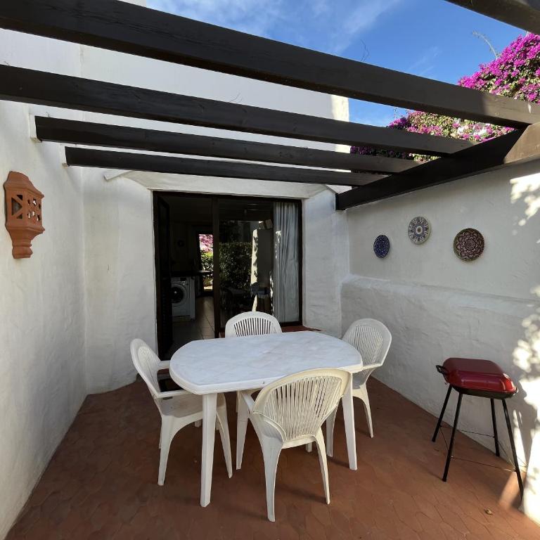 Estepona - Playa - 2 dormitorios con amplio jardín al lado del mar Ev1 - Apartamento - 7
