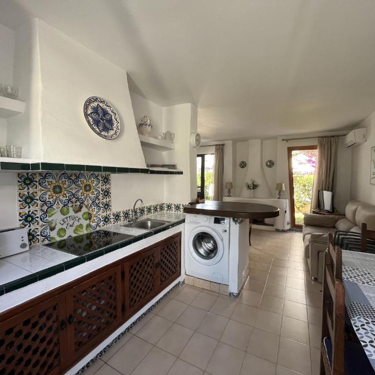 Estepona - Playa - 2 dormitorios con amplio jardín al lado del mar Ev1 - Apartamento - 10