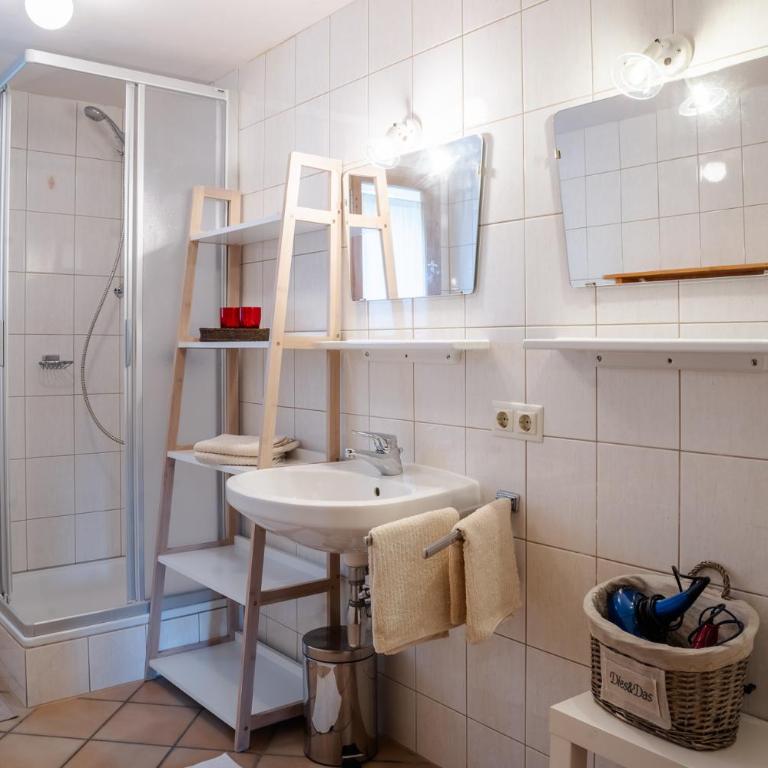 Ferienwohnung Luggi - Apartment mit 3 Schlafzimmern und Bergblick - 15