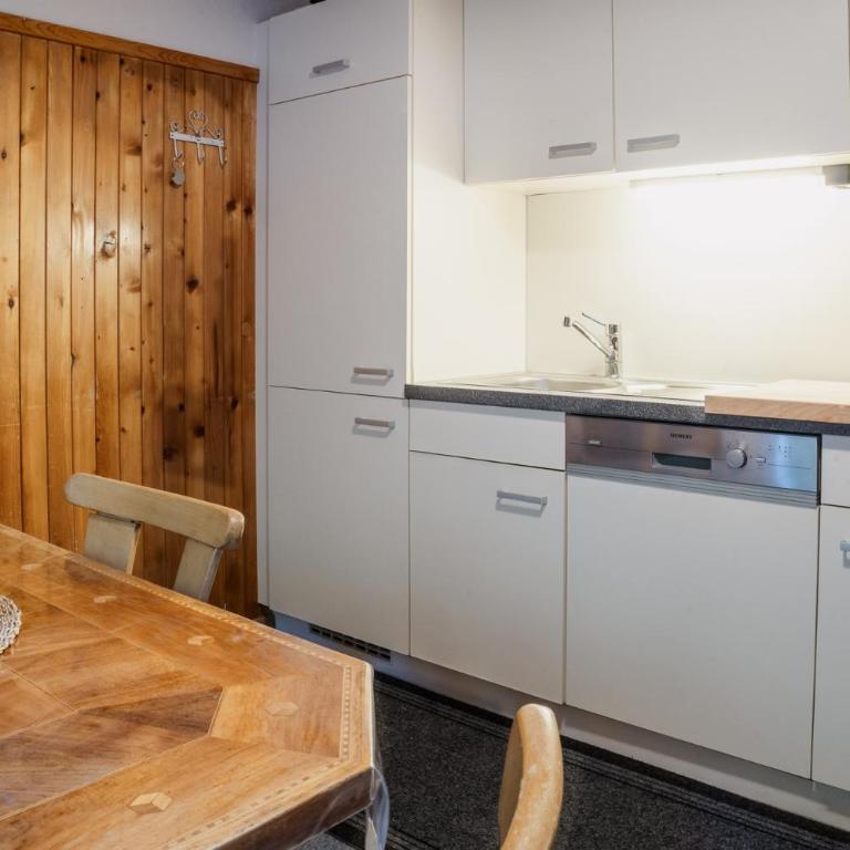 Ferienwohnung Luggi - Apartment mit 3 Schlafzimmern und Bergblick - 8