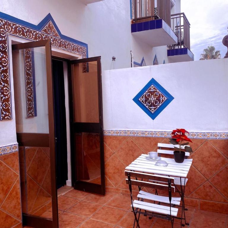 Guadalupe Hostal By Torremolinos On-line - Habitación Doble con terraza - 1 o 2 camas - 1