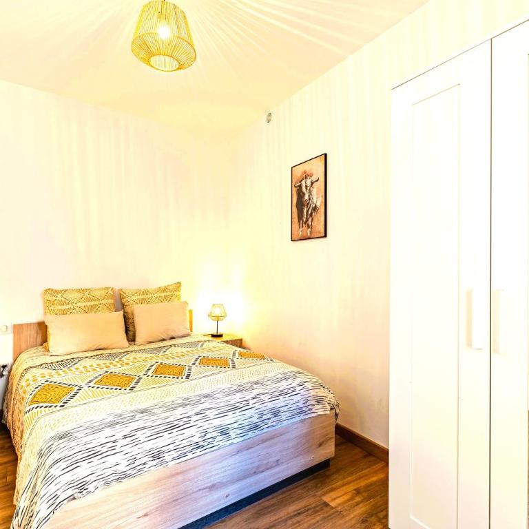 T2 Halles & Cathédrale - Centre historique - Clim - Wifi - Free parking sur demande - Appartement 1 Chambre - 14