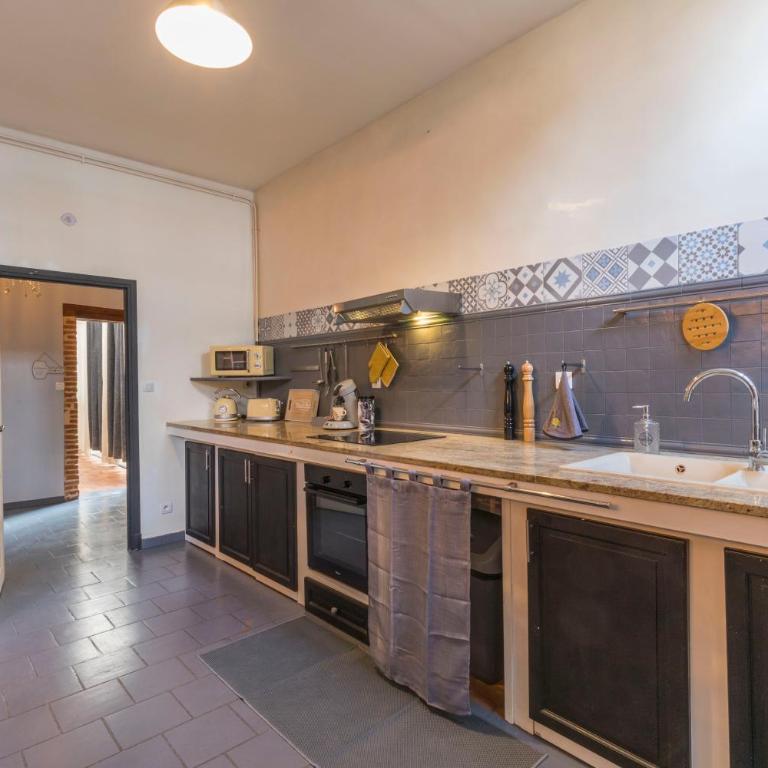 l'atypique au centre des arcades Elégant Spacieux - Appartement 2 Chambres - 24