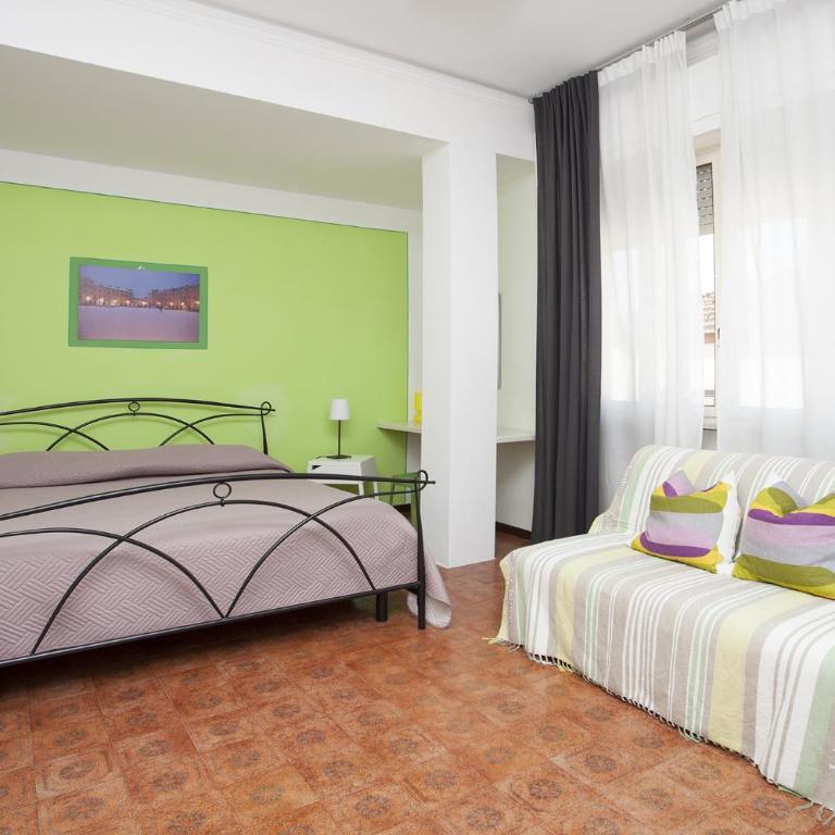 B&B Cento Passi Dalle Mura - Camera Tripla con Bagno Privato Esterno - 5