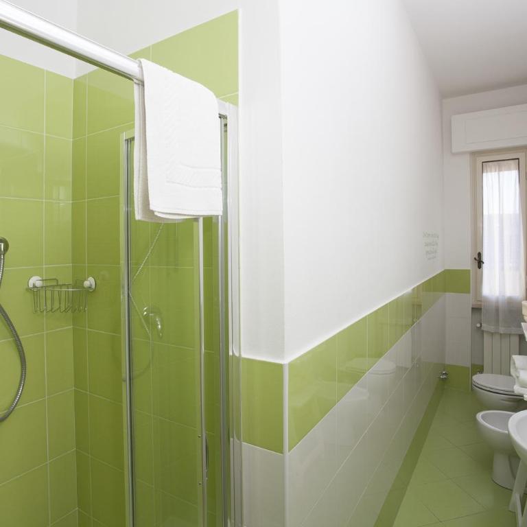 B&B Cento Passi Dalle Mura - Camera Tripla con Bagno Privato Esterno - 6