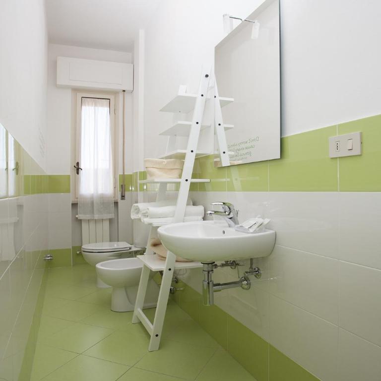 B&B Cento Passi Dalle Mura - Camera Tripla con Bagno Privato Esterno - 7